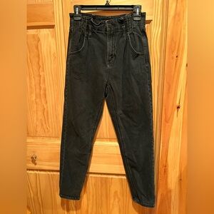 American Eagle High-Waisted Mom Jeans size women’s 0